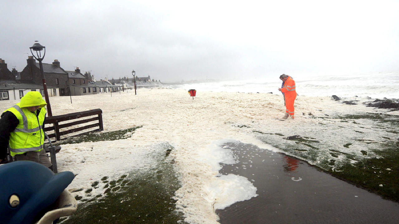 Stormy Scotland: The day Footdee in Aberdeen was engulfed in foam