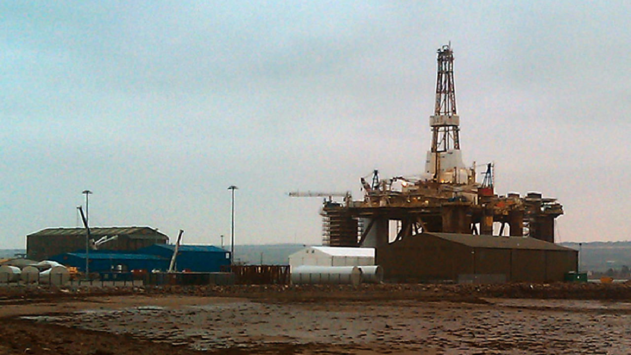 Man dies after falling on oil rig at Invergordon harbour in Highlands