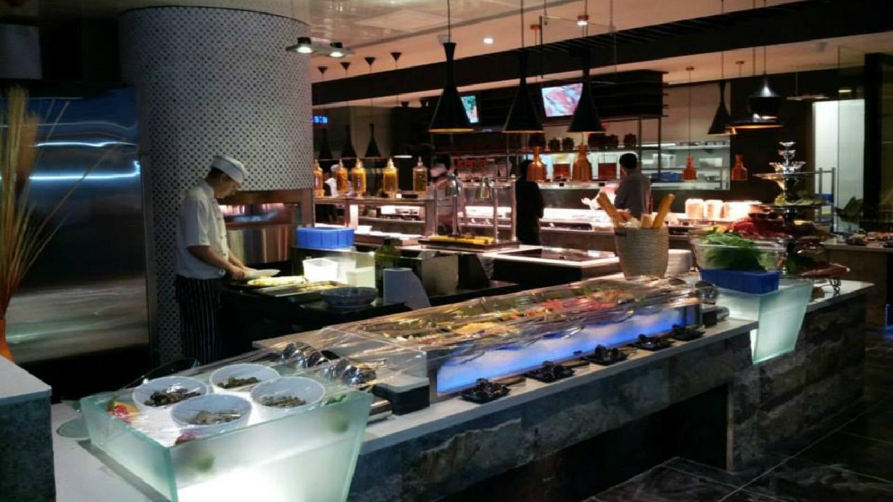 Pan-Asian buffet Cosmo opens at former nightclub in Omni Centre