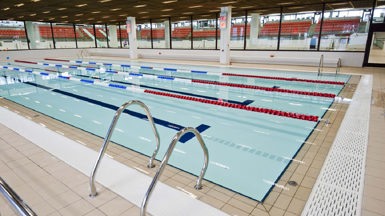 Swimming champ reopens pool ahead of 2014 Commonwealth Games