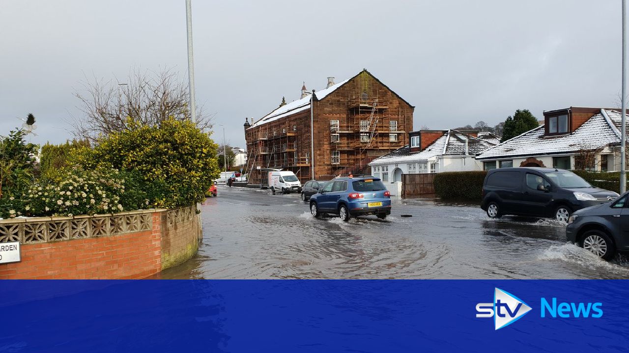 Thousands left without water after mains pipe bursts