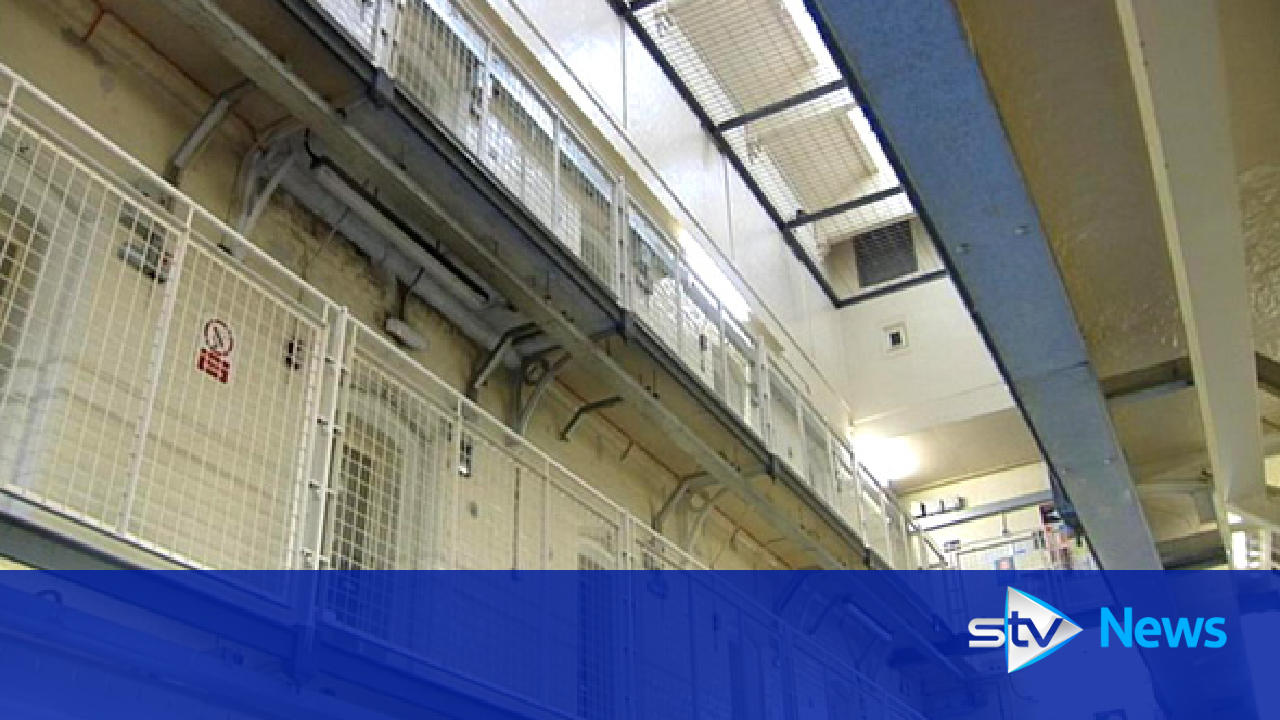 Prison staff suspended over drug smuggling accusation