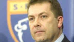Quality shot of SFL chief executive David Longmuir at Rangers newco vote media conference.