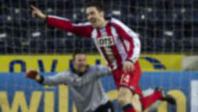 Paul Heffernan scores his second to put Kilmarnock two goals infront.