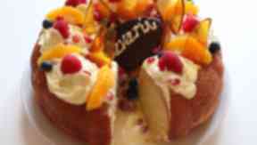 The Savarin collapsed when it was cut into