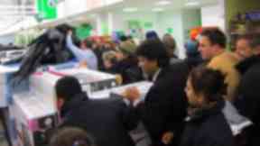 Black Friday: Amazon hiring seasonal workers.
