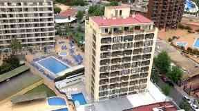 Plunge: Apartmentos Payma hotel.