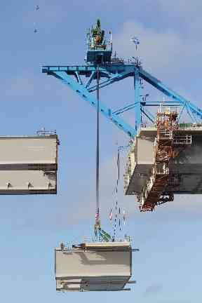 The bridge used a massive 150,000 tonnes of concrete.
