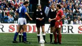 Referee: George Smith with Rangers and Aberdeen captains Terry Butcher and Willie Miller in 1988.