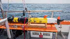 Technology: The underwater camera will follow the sharks.