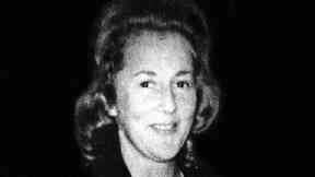 Search: Renee MacRae.
