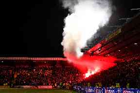 Pyro: Smoke bombs and flares set off.