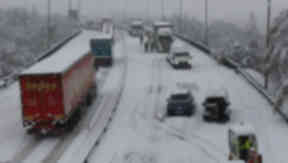 Snow causes travel chaos